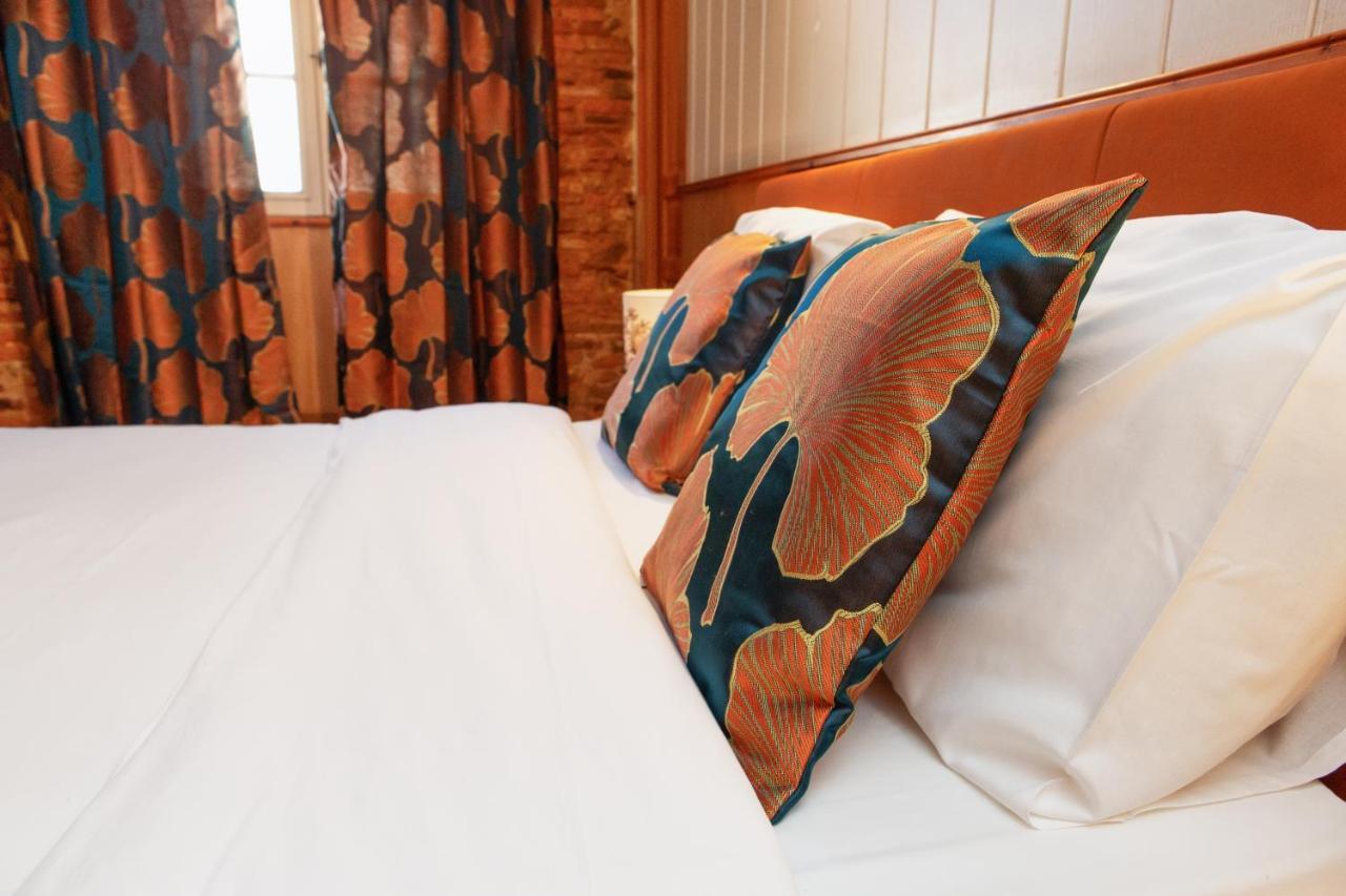 Cafe De France Eauze Bed & Breakfast ภายนอก รูปภาพ